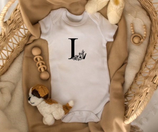 Body personnaliser lettre fleurie